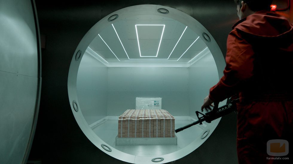 Los atracadores, dispuestos a llevarse el botín en el nuevo thriller de Antena 3, 'La casa de papel'