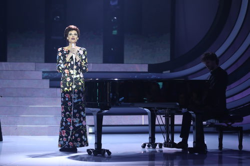 Esther Arroyo dio vida a July Garland en la segunda semifinal de 'Tu cara me suena'