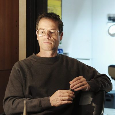 Guy Pearce encarna al activista Cleve Jones en 'When We Rise'
