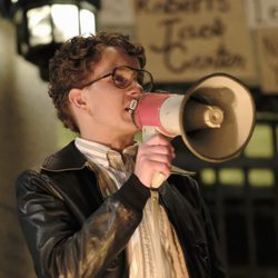 El actor Austin P. McKenzie interpreta al activista Cleve Jones de joven en 'When We Rise'