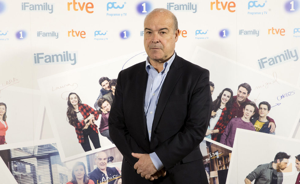 Antonio Resines es Curro en la comedia de RTVE, 'iFamily'