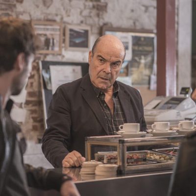 Antonio Resines es dueño de un bar en 'iFamily'