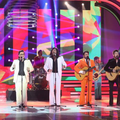 La cuadrilla de 'Allí Abajo' son Los Manolos en la gala final de 'Tu cara me suena 5'