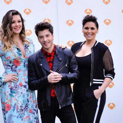 Lorena Gómez, Blas Cantó y Rosa López posan para los medios de comunicación tras días después de la final de 'Tu cara me suena'