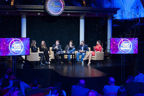 Chenoa, Mónica Naranjo y Manel Fuentes responden a los medios de comunicación en la rueda de prensa de 'Tu cara no me suena todavía'