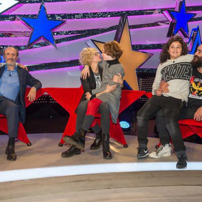 José Luis Gil, Esther Arroyo y El Sevilla con sus hijos en 'Jugando con las estrellas'