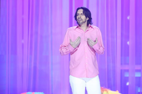 Nacho Lozano es Miguel Bosé en la primera gala de 'Tu cara no me suena todavía'