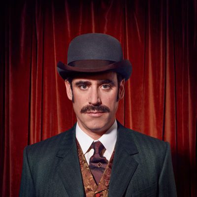 Stephen Mangan en 'Houdini y Doyle'