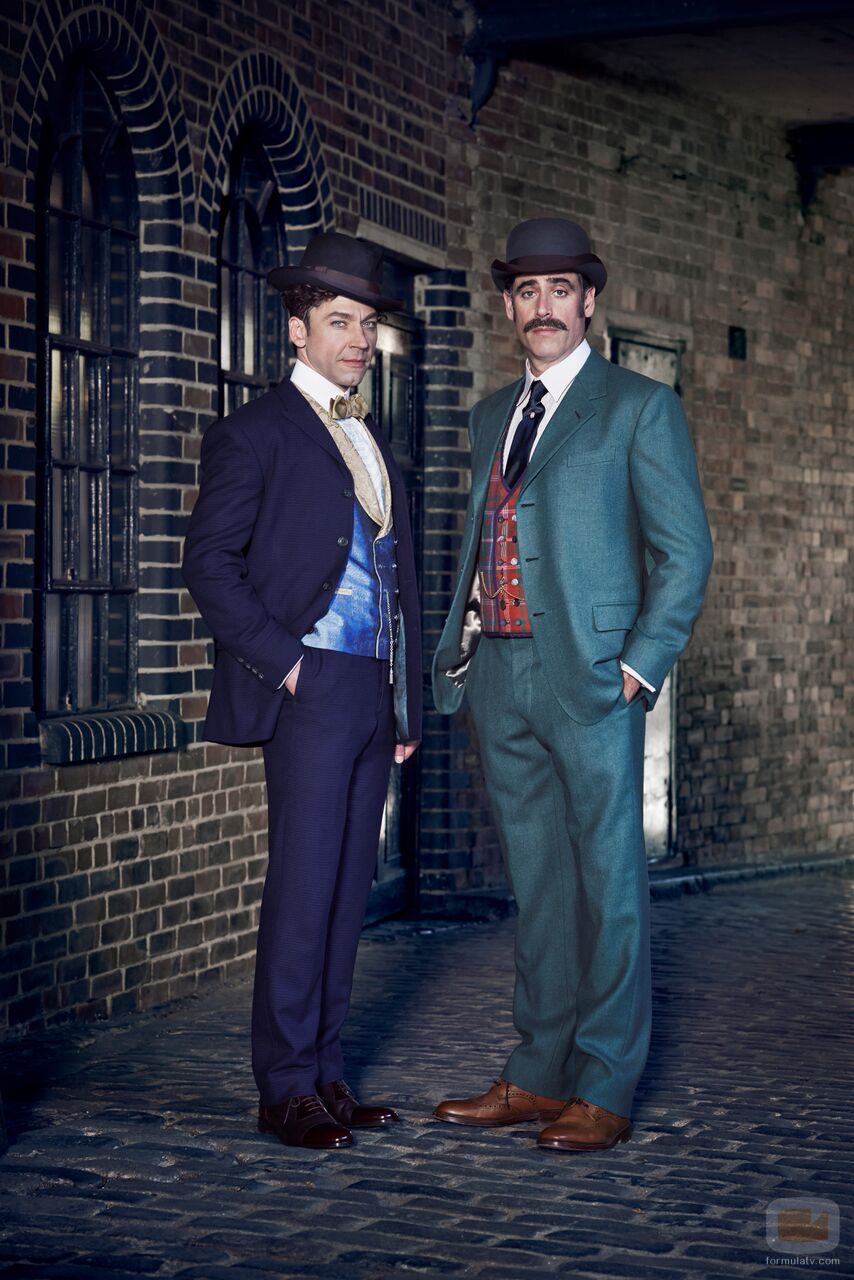 Los protagonistas de 'Houdini y Doyle'