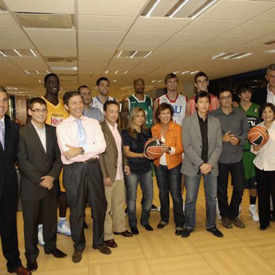 Foto del equipo de TVE encargado de la liga ACB