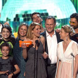 Elenco de actores de 'Madres Forzosas' en los Nickelodeon's 2017 Kids' Choice Awards