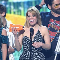 Candance Cameron recoge su premio en los Nickelodeon's 2017 Kids' Choice Awards