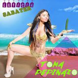 Leticia Sabater sujeta un pepino en la promoción de su nuevo videoclip, "Toma Pepinazo"