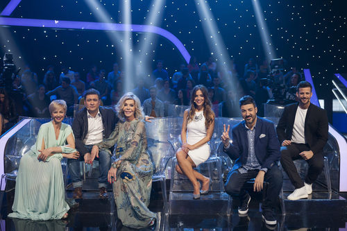 Esther Arroyo, Secun de la Rosa, Bibiana Fernández, Tony Aguilar, Giuseppe Di Bella y Marta Márquez, comentaristas de 'Fantastic Duo'
