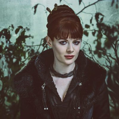 Emily Beecham es La Viuda en la segunda temporada de 'Into the Badlands'