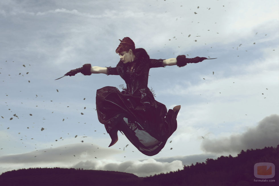 La Viuda (Emily Beecham) lucha contra los hombres en la segunda temporada de 'Into the Badlands'