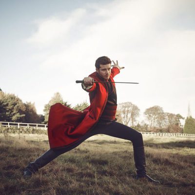 Oliver Stark es Ryder en la segunda temporada de 'Into the Badlands'