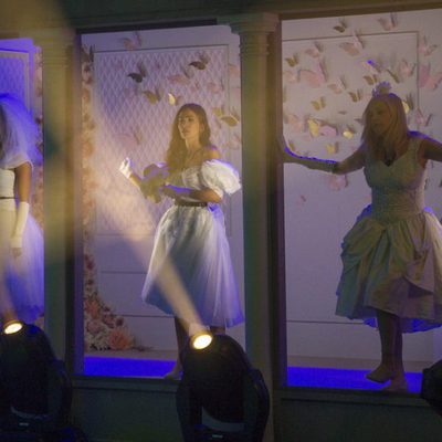 Las concursantes de 'GH VIP 5' se visten de novias en la gala 12