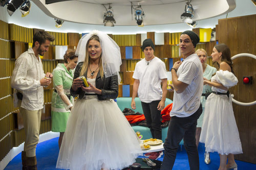 Alyson aparece disfrazada de novia en la gala 12 de 'GH VIP 5'