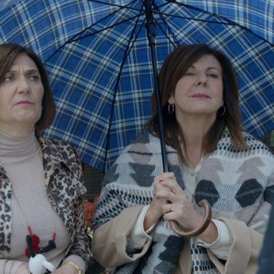 Maritxu y Bego en el primer capítulo de la tercera temporada de 'Allí abajo'