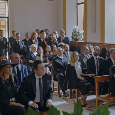 La misa de Benito en el primer capítulo de la tercera temporada de 'Allí abajo'