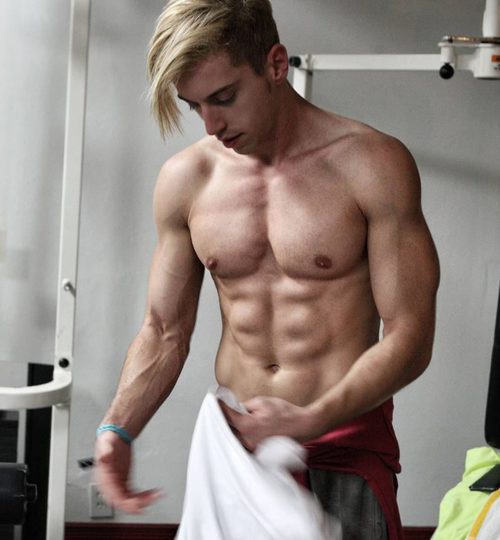 El bailarín de 'Tu cara no me suena todavía', Hrisio, posa sin camiseta