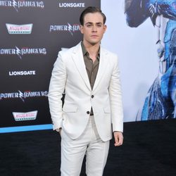 Dacre Montgomery posa en la premiere de "Power Rangers" en Los Ángeles