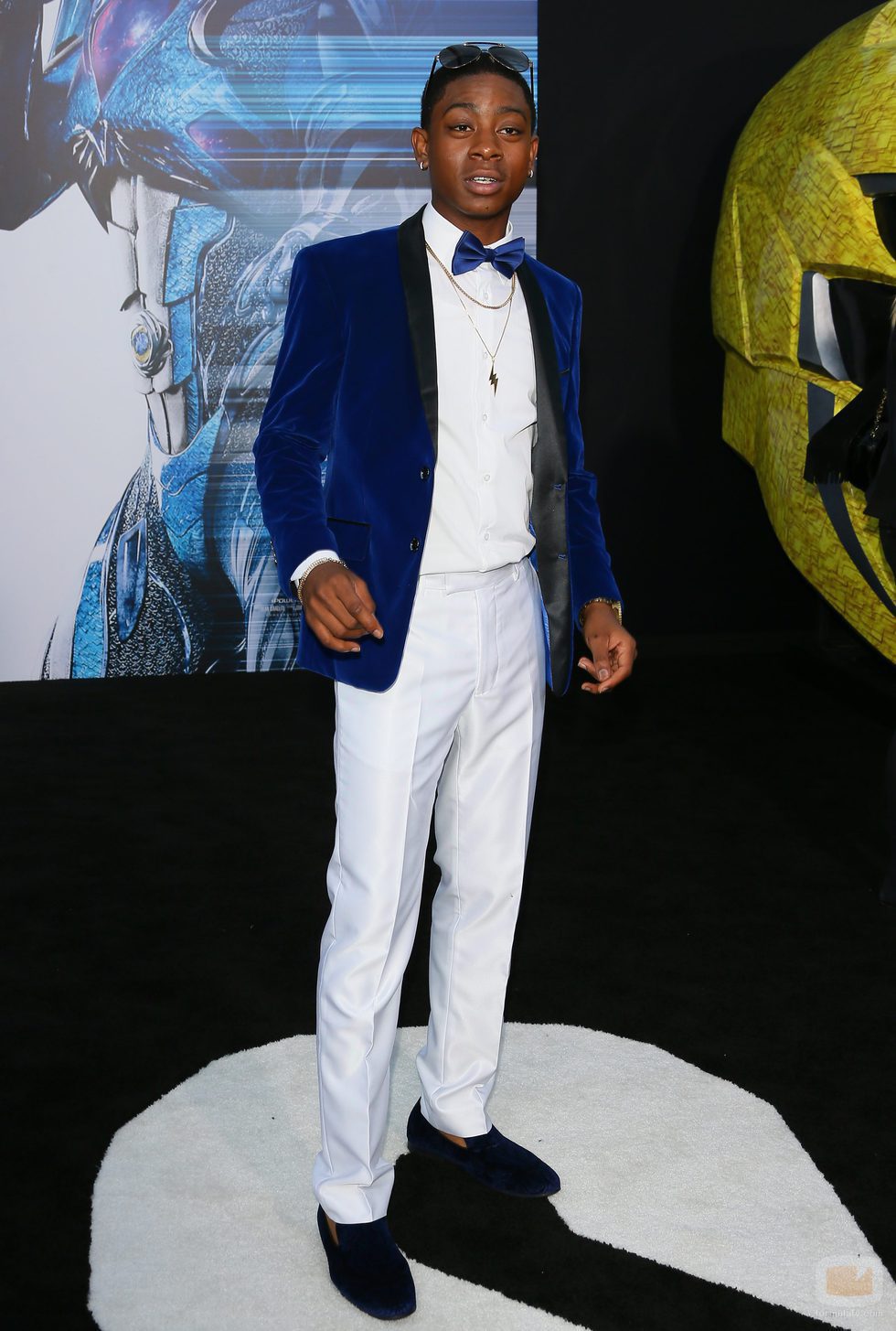 RJ Cyler posa en la premiere de "Power Rangers" en Los Ángeles