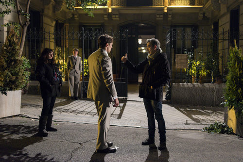 Martín Rivas en las grabaciones de una escena de 'Las chicas del cable'