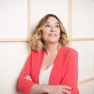 Toñi Moreno posa en una imagen promocional de su programa 'El árbol de tu vida'