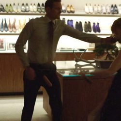 Alexander Skarsgard con el pene al aire en 'Big Little Lies'