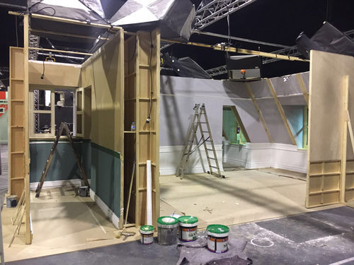 Así son los nuevos decorados de 'Acacias 38' tras el incendio que arrasó el plató