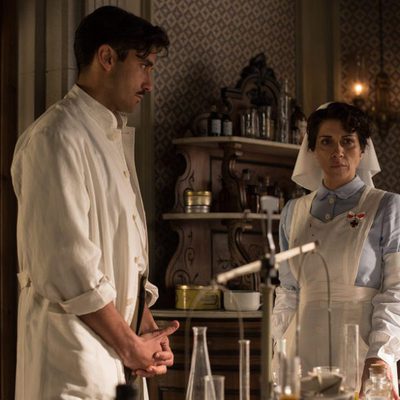 Álex García y Alicia Borrachero en 'Tiempos de Guerra'