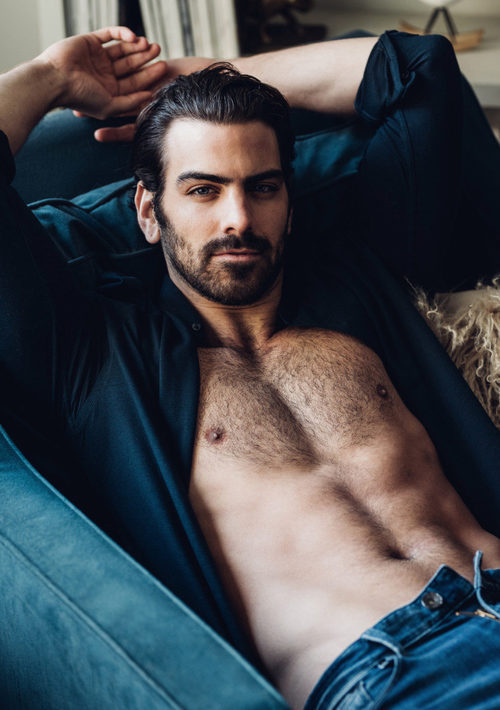 Nyle DiMarco posa desnudo para BuzzFeed
