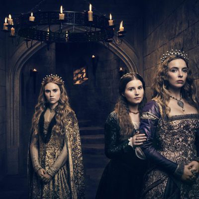Faye Marsay, Rebecca Benson y Jodie Comer, en la serie 'The White Princess'
