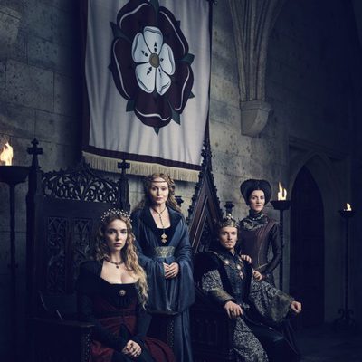 Jodie Comer, Essie Davis, Jacob Collins-Levy y Michelle Fairley, en la serie 'The White Princess'