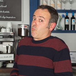 El actor Iker Galartza da vida a Peio en la serie 'Allí abajo'