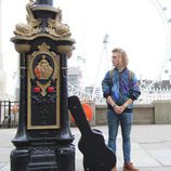 Manel Navarro en su gira eurovisiva por Londres