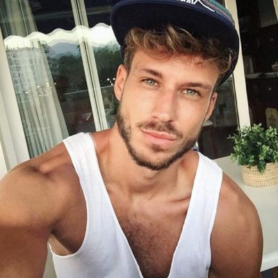 Alejandro Caracuel luce ojazos