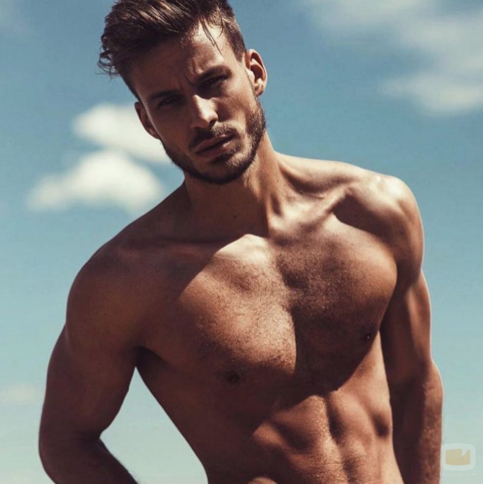 Alejandro Caracuel luce abdominales