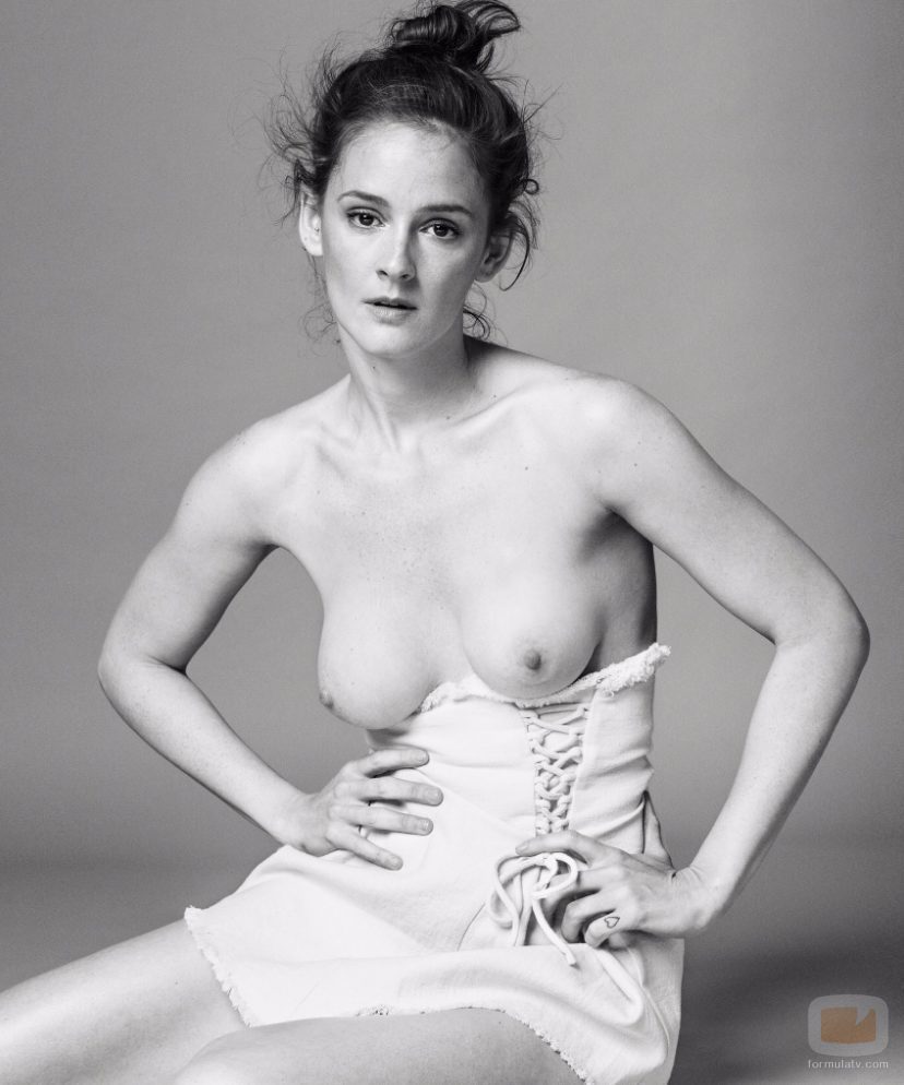 Ana Polvorosa posa en topless a favor de la libertad del cuerpo de la mujer