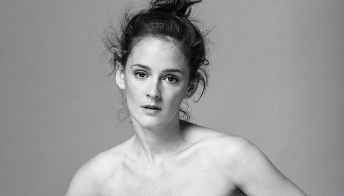 Ana Polvorosa posa en topless a favor de la libertad del cuerpo de la mujer