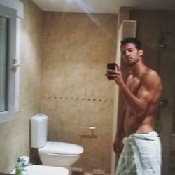 Jorge Brazalez ('MasterChef 5') se desnuda en baño