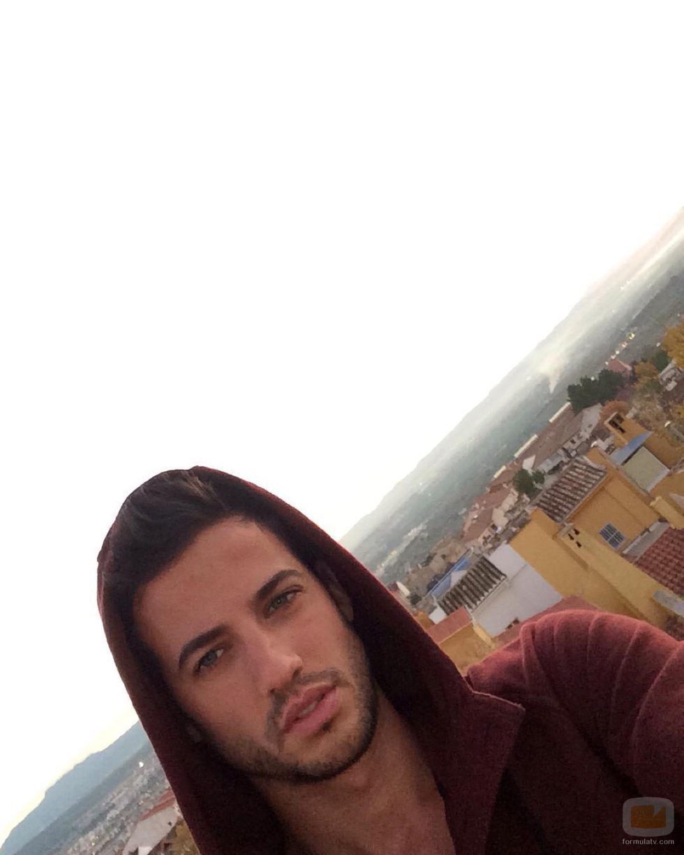 Jorge Brazalez ('MasterChef 5') posa con capucha