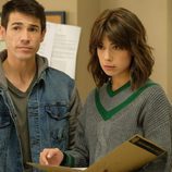 Rober y Alicia examinan un caso en 'Servir y proteger'