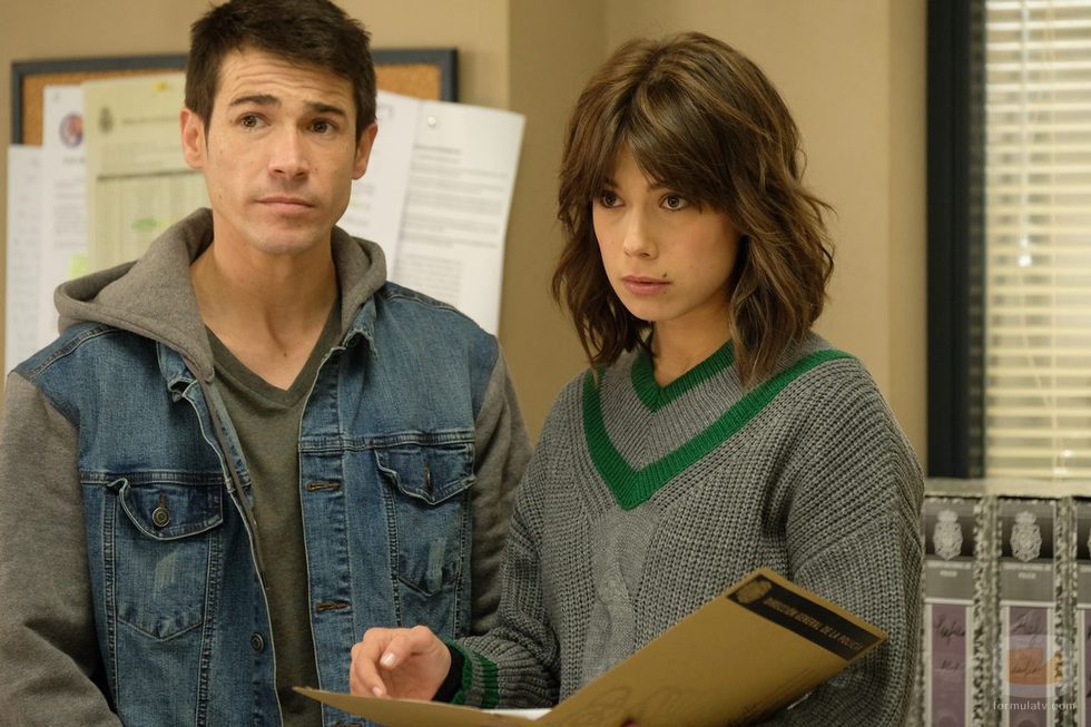 Rober y Alicia examinan un caso en 'Servir y proteger'
