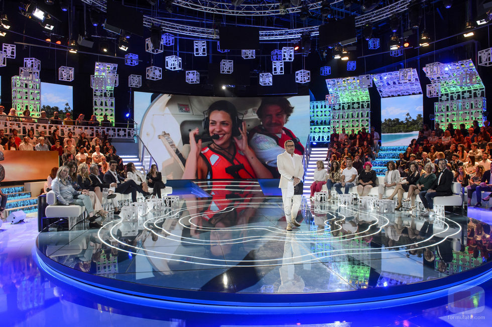 Jorge Javier Vázquez habla con Laura Matamoros en la primera gala de 'Supervivientes 2017'