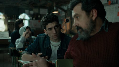 Jaime Lorente y Paco Tous en el 1x01 de 'La Casa de Papel'