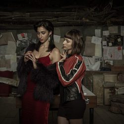 Úrsula Corberó y Alba Flores en 'La Casa de Papel'