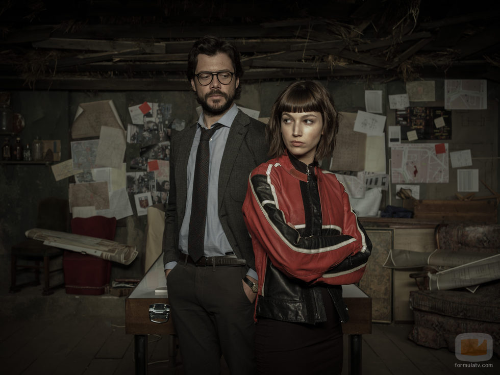 Álvaro Morte y Úrsula Corberó posan en las fotos promocionales de 'La Casa de Papel'